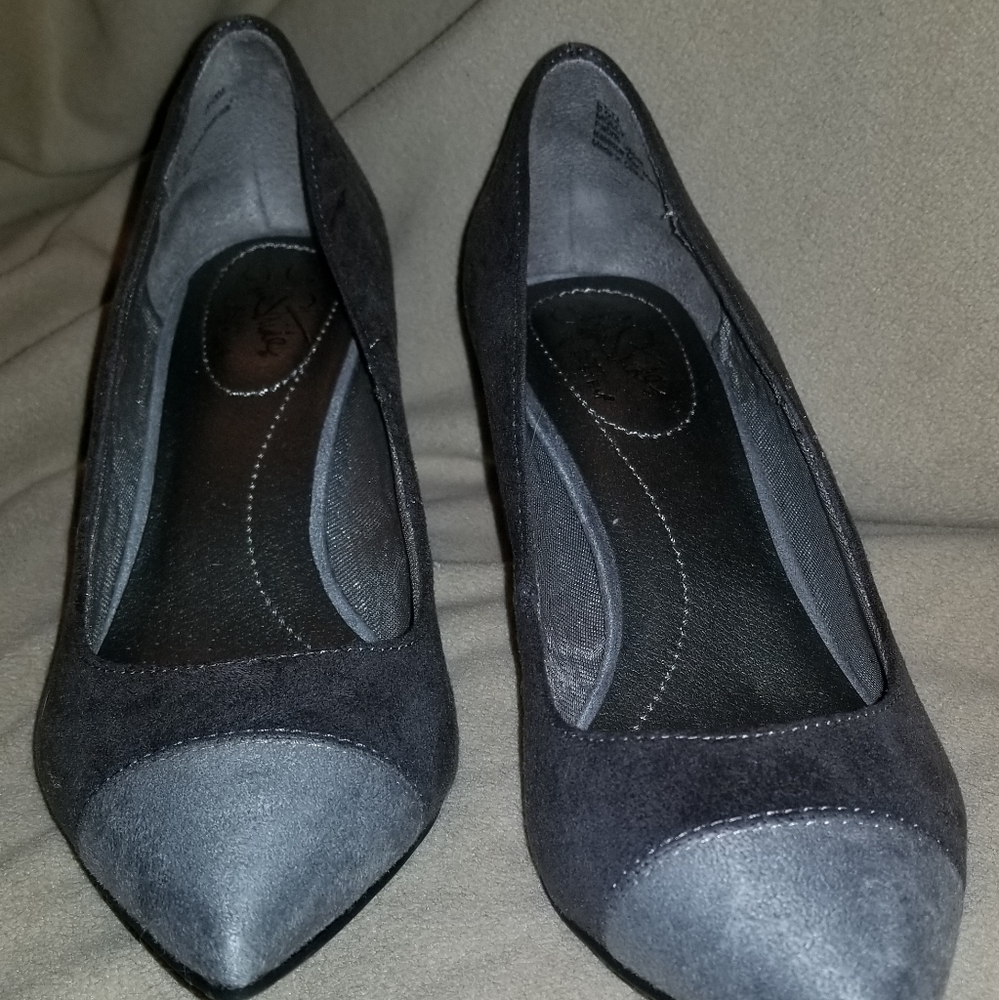 Women's Life Stride 2 tone grey pumps NEW